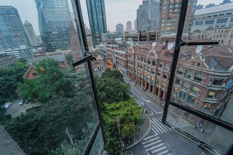 No. 8 Art Hotel