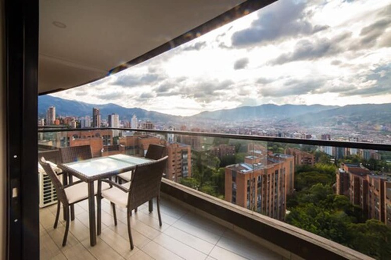 Hotel Class Suites By Colclick