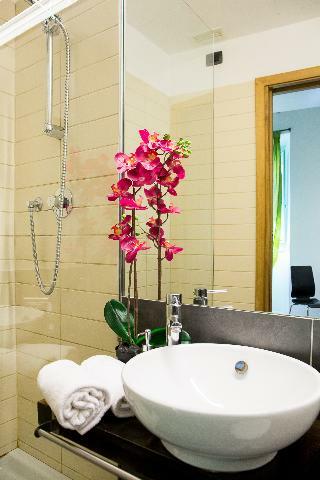 Nerva Accomodation