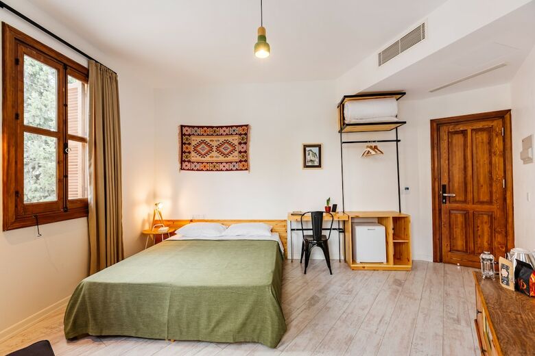 Djumba Hotel & Cafe