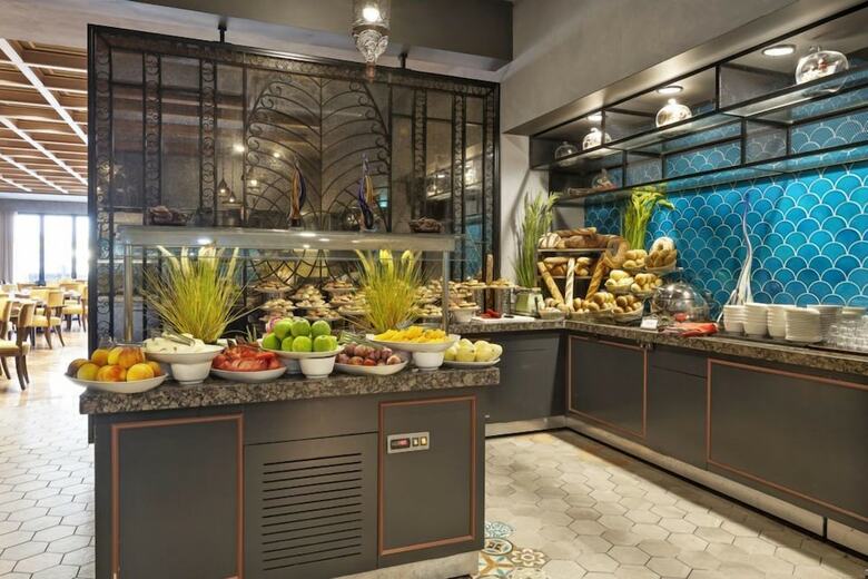 Les Ambassadeurs Hotel & Casino