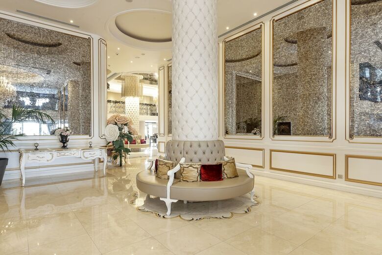 Les Ambassadeurs Hotel & Casino