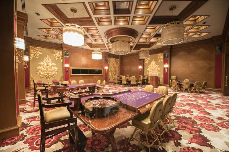 Les Ambassadeurs Hotel & Casino
