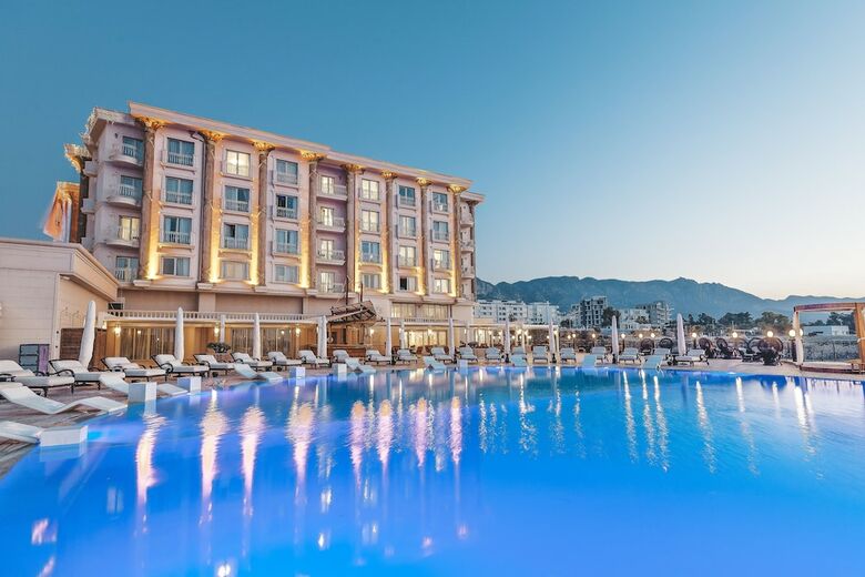 Les Ambassadeurs Hotel & Casino