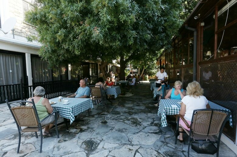 Dionysos Central Hotel