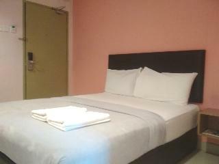 Oyo 89773 New Eastern Hotel