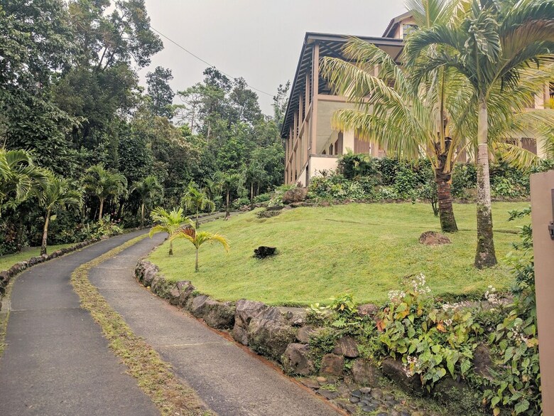 Trois Pitons Apartments