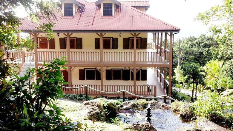 Trois Pitons Apartments