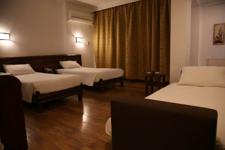 Pearl Hotel