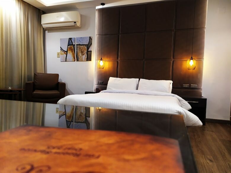 Pearl Hotel