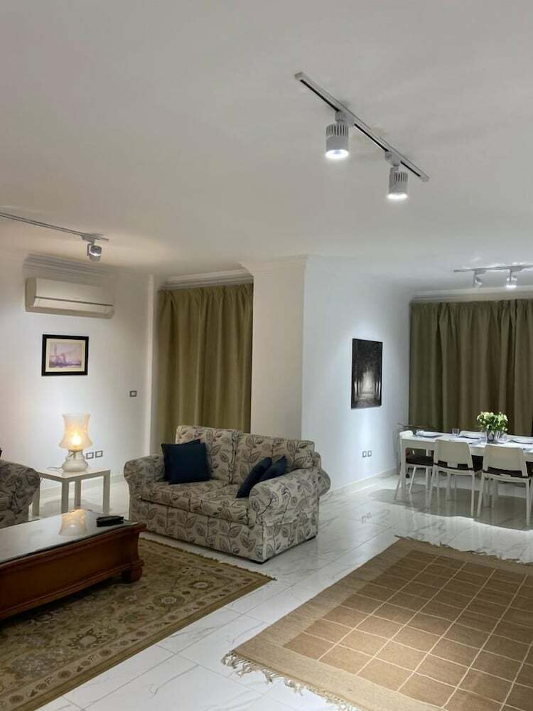 Aparthotel Sakan 275