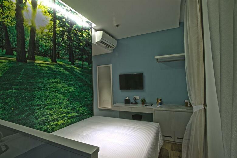 J8 Hotel