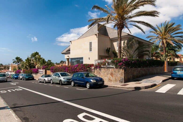 Superb Villa In Sonnenland For 12 Pers