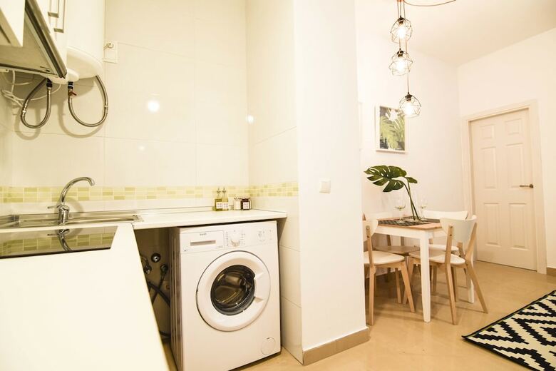 Apartamentos Letmalaga Center White