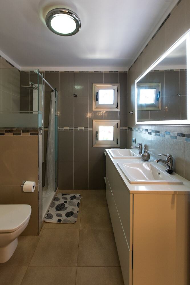 Vertical Villa, Luxury, Sea Views & Private Spa