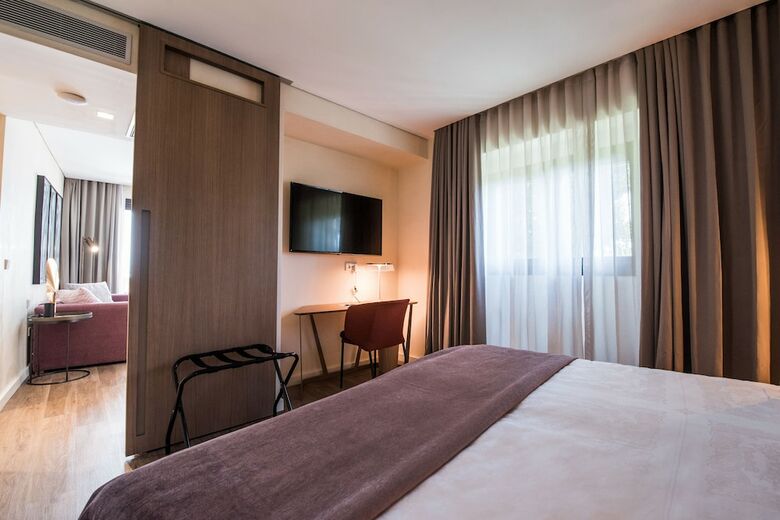Aparthotel Suites Murillo Plaza Sta. Cruz