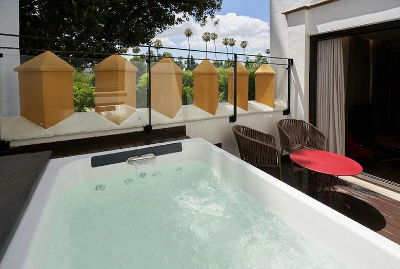 Aparthotel Suites Murillo Plaza Sta. Cruz