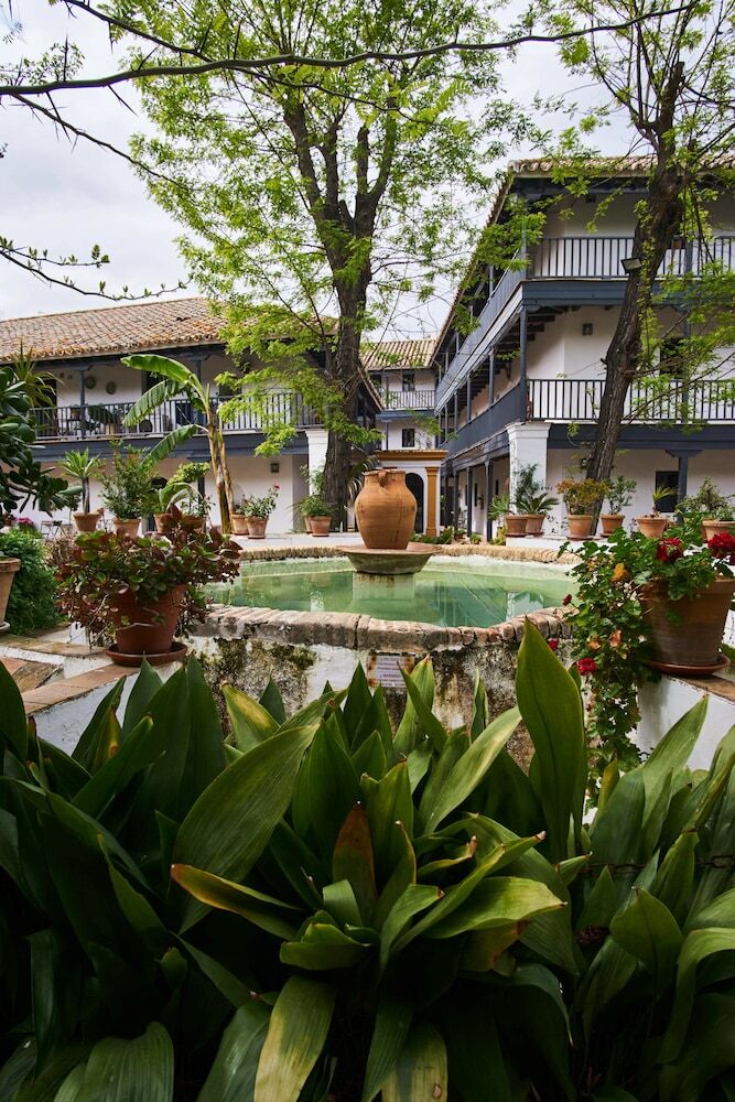 Apartamentos Conde Central Courtyard By Valcambre