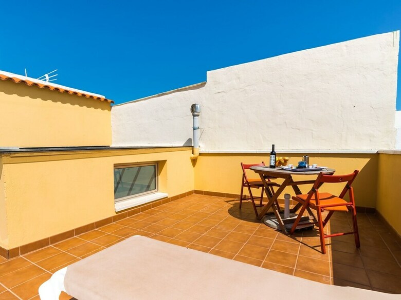Spacious Apartment In Cruce de Arinaga With Terrace