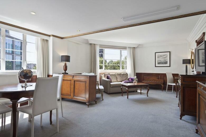 Hotel The Level At Melia White House