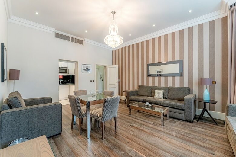 Hotel Ashburn Court