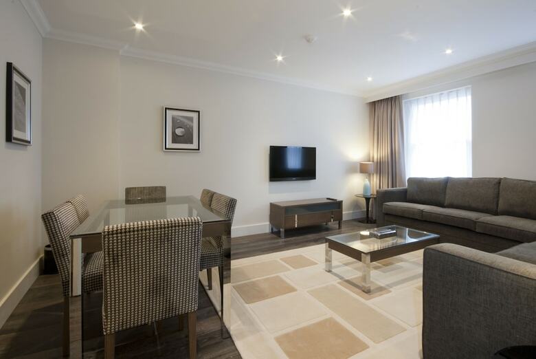 Hotel Ashburn Court