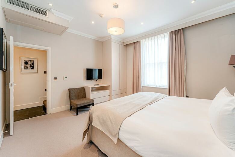 Hotel Ashburn Court