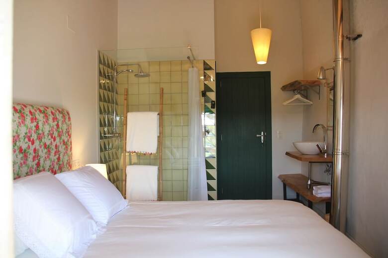 Bed & Breakfast La Casa Dels Ocells- Adults Only