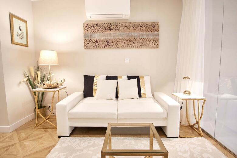 Apartamentos Pajaritos Palace By Valcambre