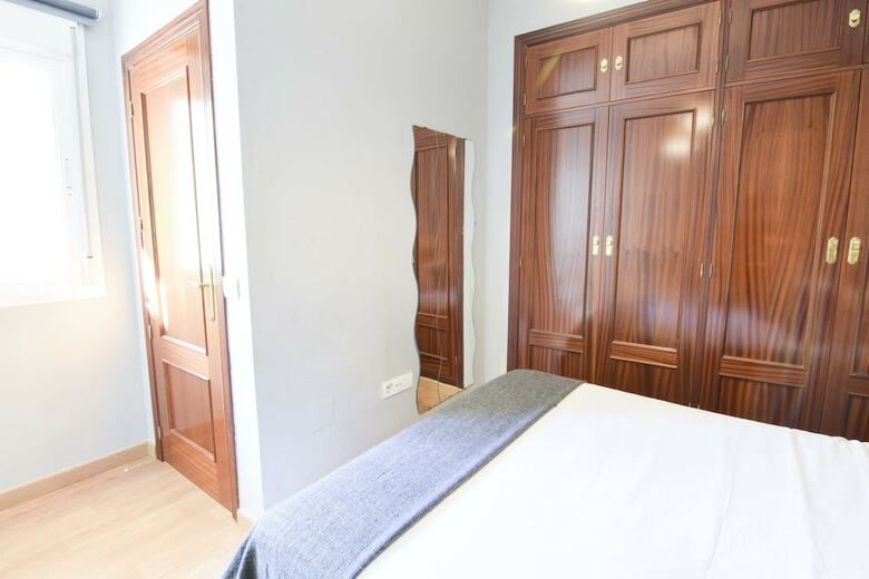 Apartamentos Letmalaga Two Sidewalks
