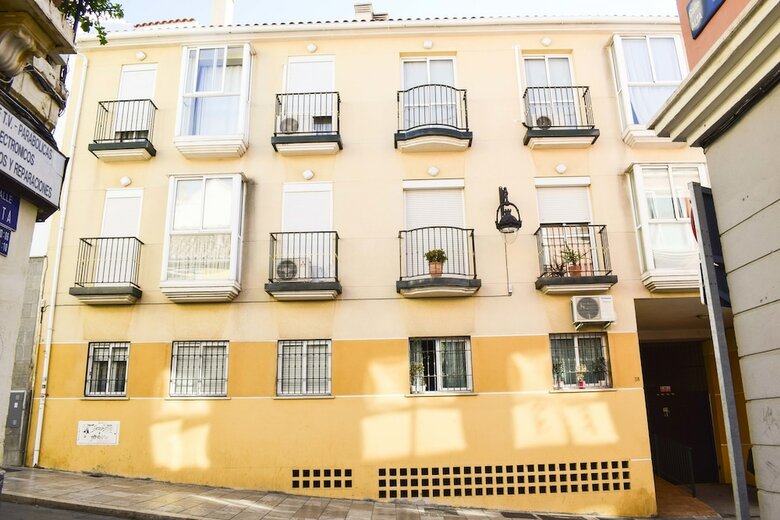 Apartamentos Letmalaga Two Sidewalks