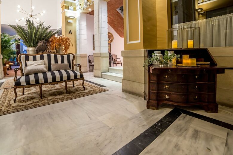 Aparthotel Palacio de Rojas Apartments