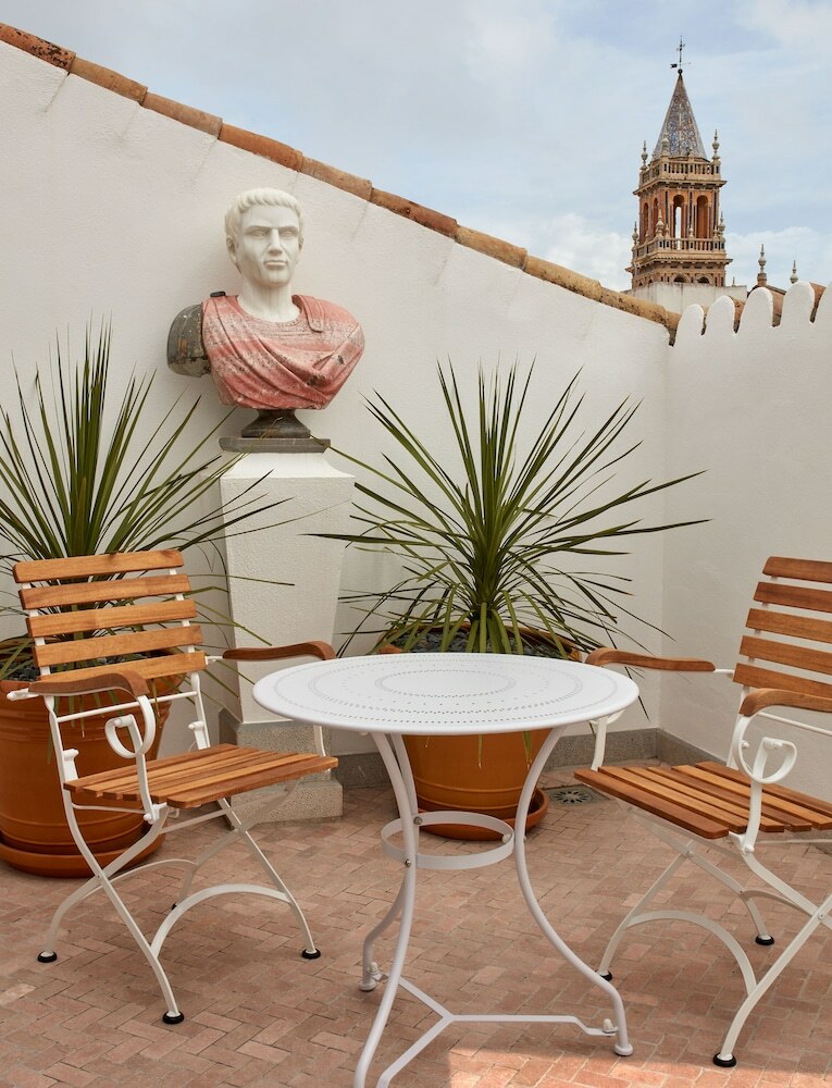 Bed & Breakfast Triana House