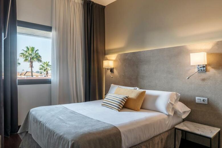 Hotel Sevilla Green Suites