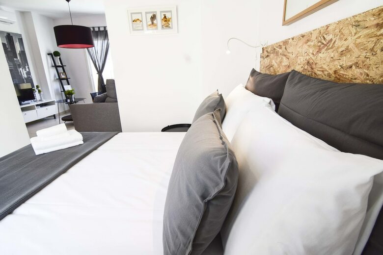 Apartamentos Letmalaga Barcelo
