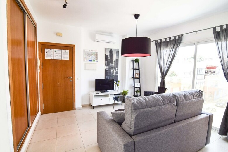 Apartamentos Letmalaga Barcelo