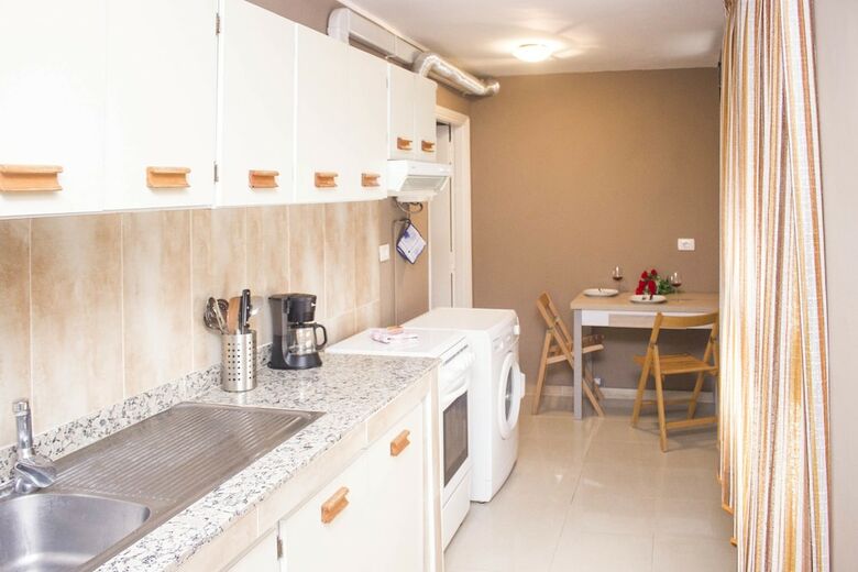 Joey Apartments