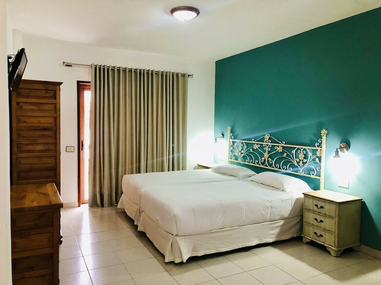 Apartamentos Frontera