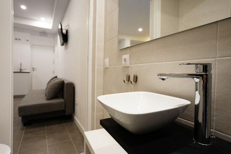 Dolium Apartments