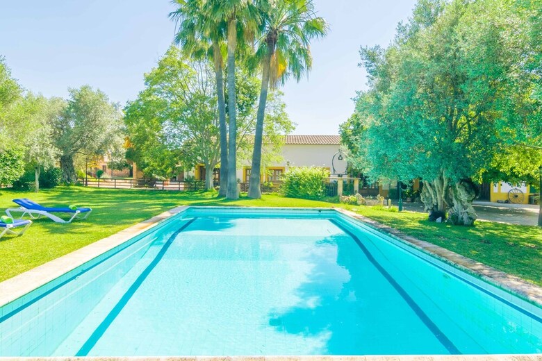 Apartamentos Finca Son Amora (Defora)