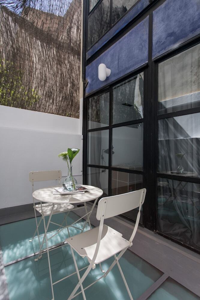 Bed & Breakfast Bubusuites
