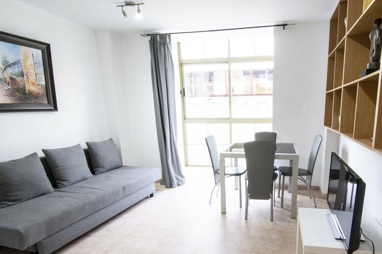 Apartamentos Letmalaga Merced Market