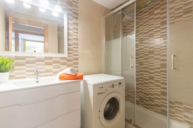Apartamentos Catalu�a 92 Ref. 1049  By Iberplaya