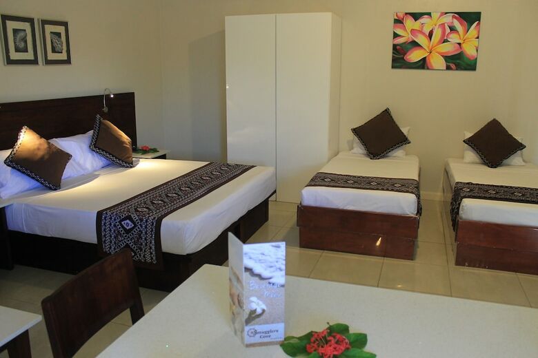 Smugglers Cove Beach Resort And Hotel