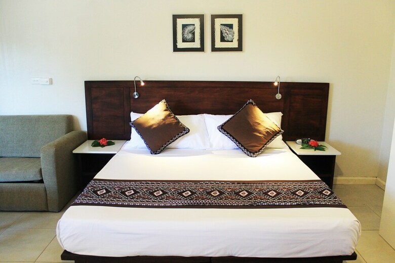 Smugglers Cove Beach Resort And Hotel