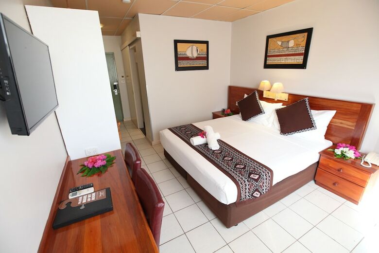 Smugglers Cove Beach Resort And Hotel