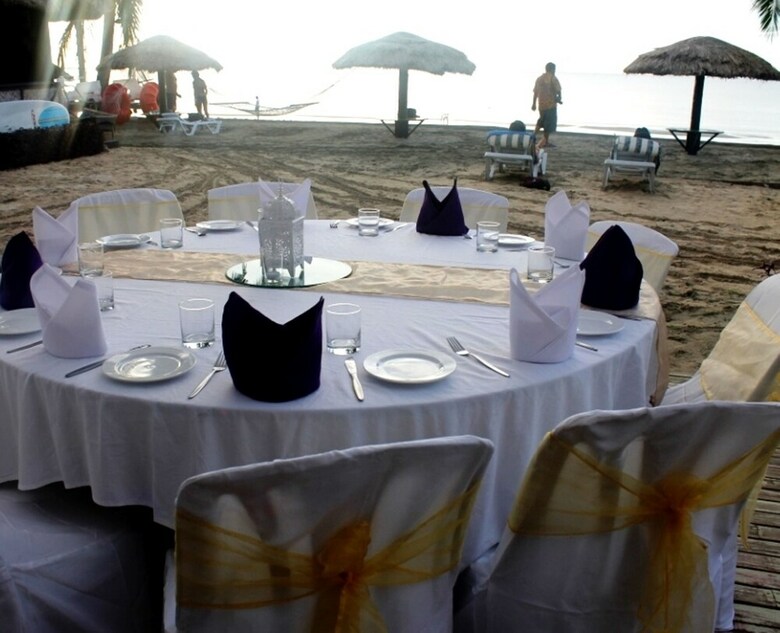 Smugglers Cove Beach Resort And Hotel