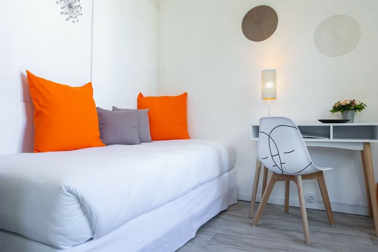 Hotel H�tel Le Relais de Poste Arles Centre Historique