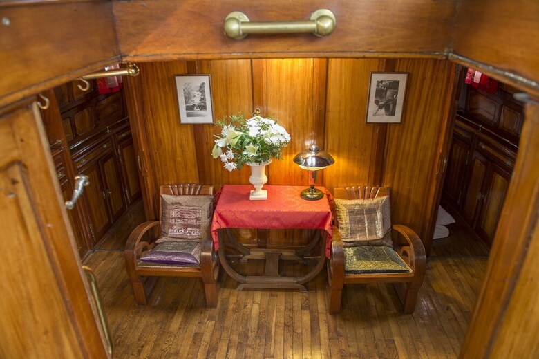 Bed & Breakfast Barge Tango