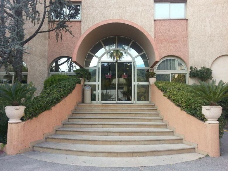 Hotel Promotel Carros